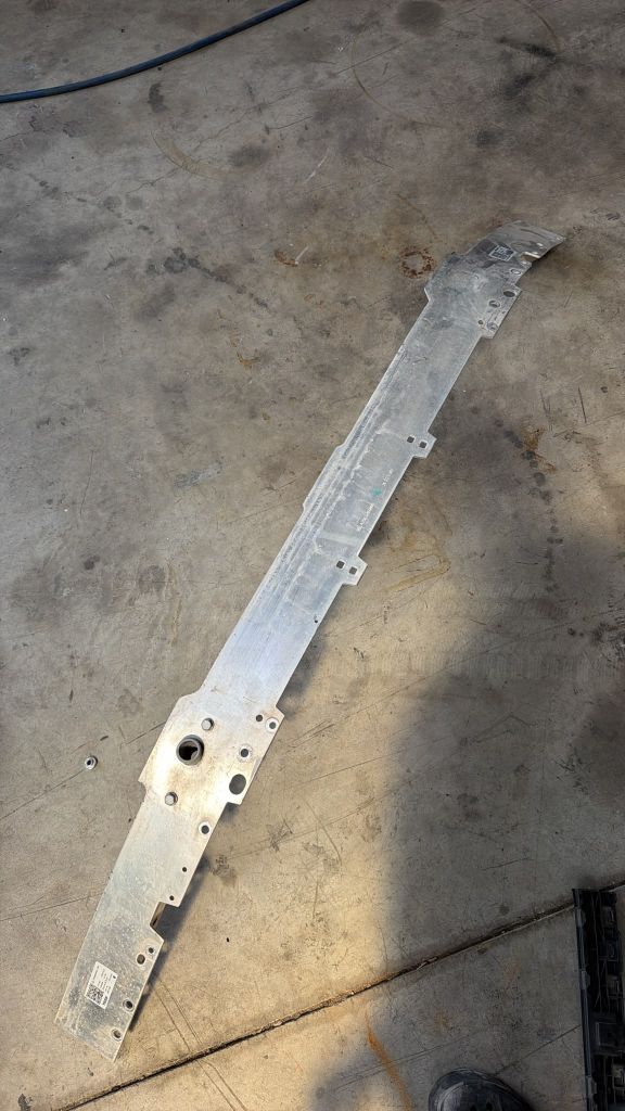 Mercedes GLC A254 W254  GLC180 GLC220  Tampon Demiri a2546206800