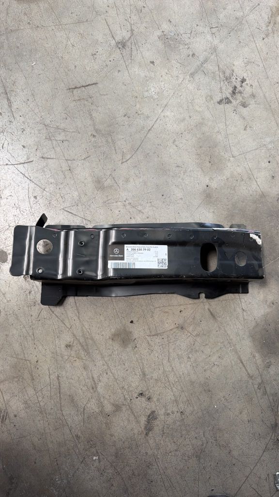 Mercedes C Serisi A206 W206  Emniyet Kemer Braketi A2066302902