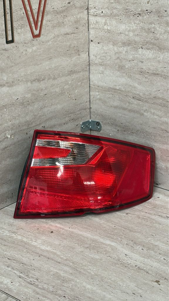 2013 - 2019 Seat Toledo  Sağ Arka Stop 6JH945096D