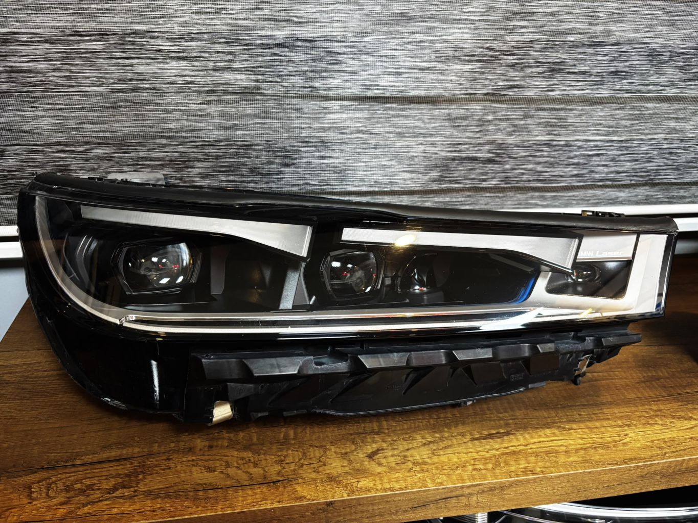 BMW ix İ20 M60 LAZER TAKIM   Far