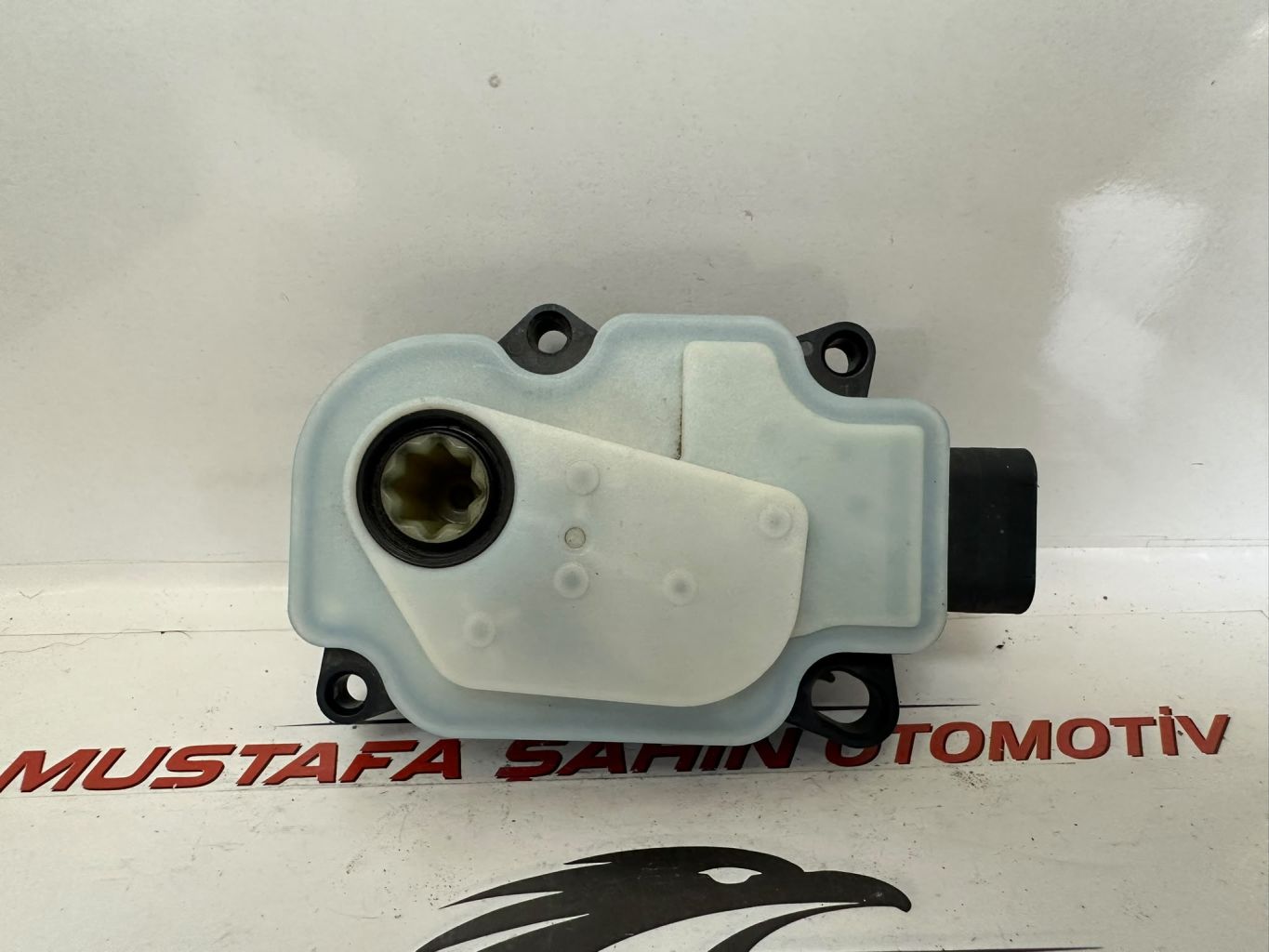 Mercedes E Serisi W213 W205 W222 PANJUR  Fan Motoru A2403112331