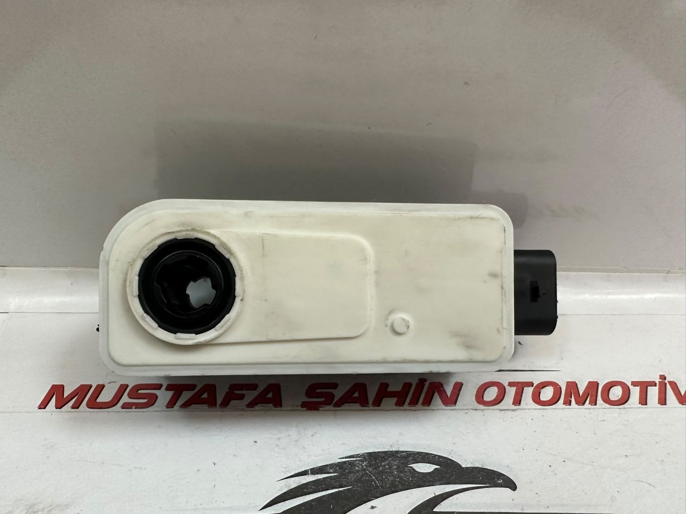 Tesla Model Y 3   Panjur Motoru 1097767-00-b