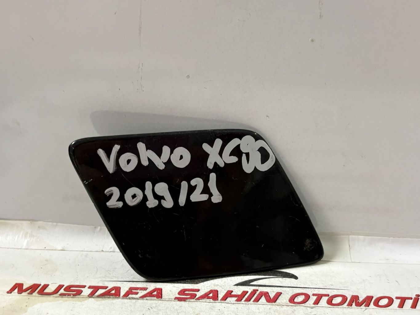 Volvo XC90  Sağ Ön Far Yıkama Kapağı 31353365