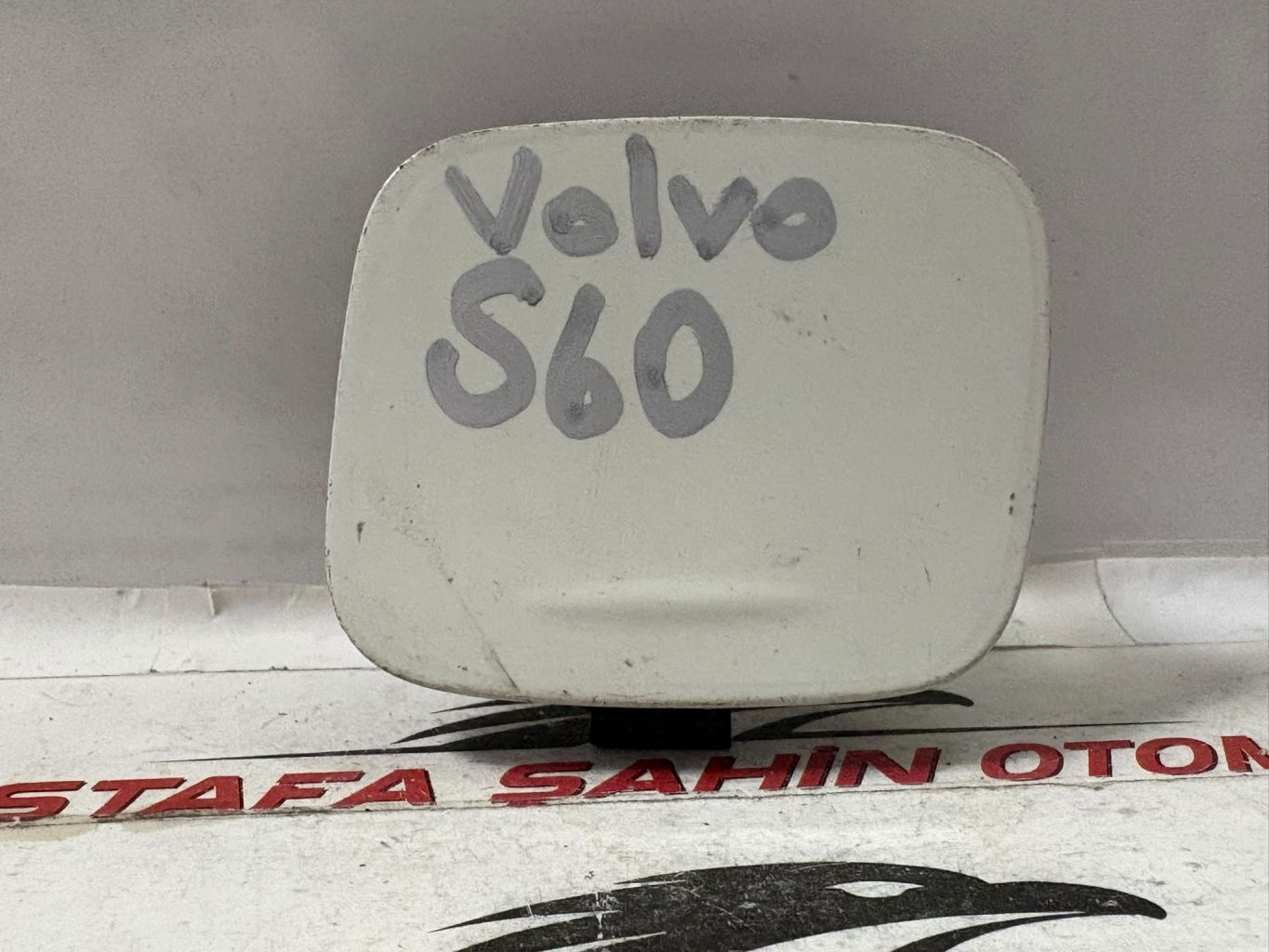 2011 - 2018 Volvo S60   Çeki Kapağı 30795029