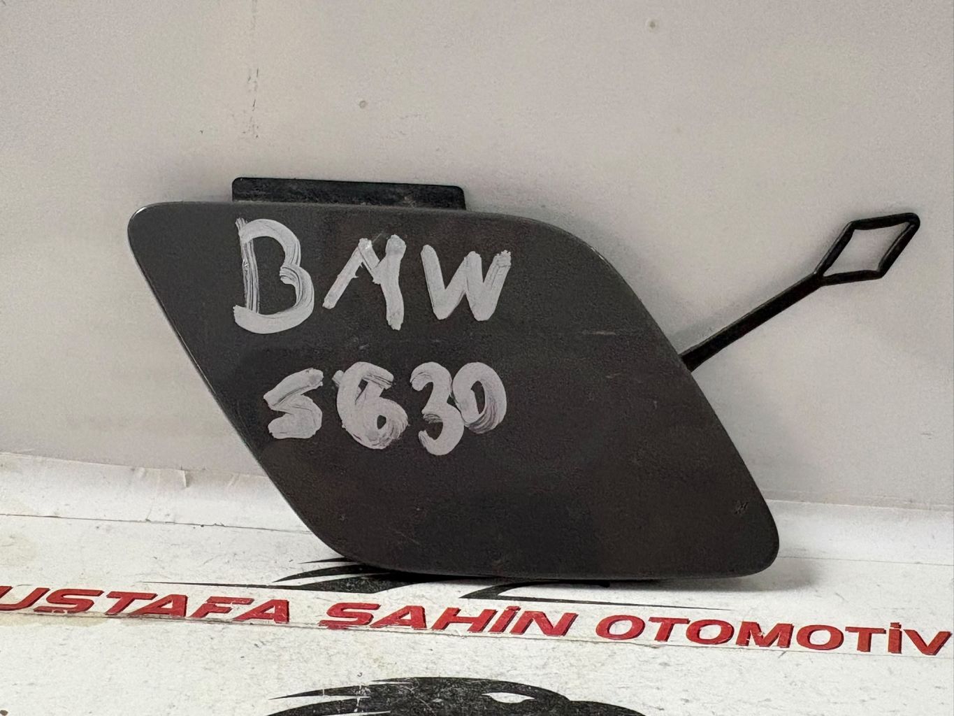 2017 BMW 5 Serisi G30 G31 ÖN Çeki Kapağı 51118098674