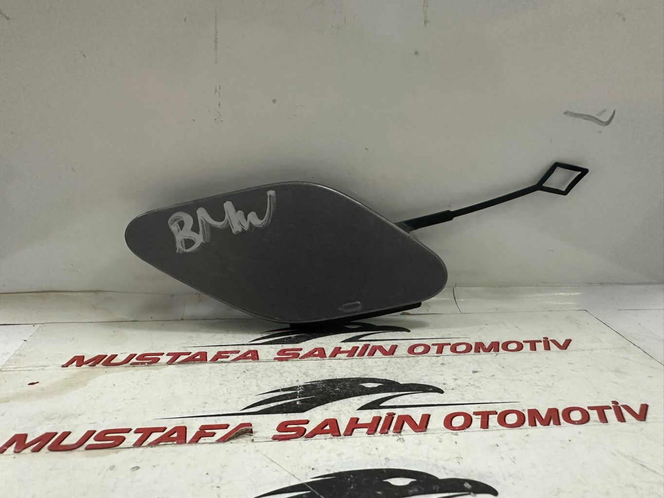 BMW 2 Serisi F46  Çeki Kapağı 8737315