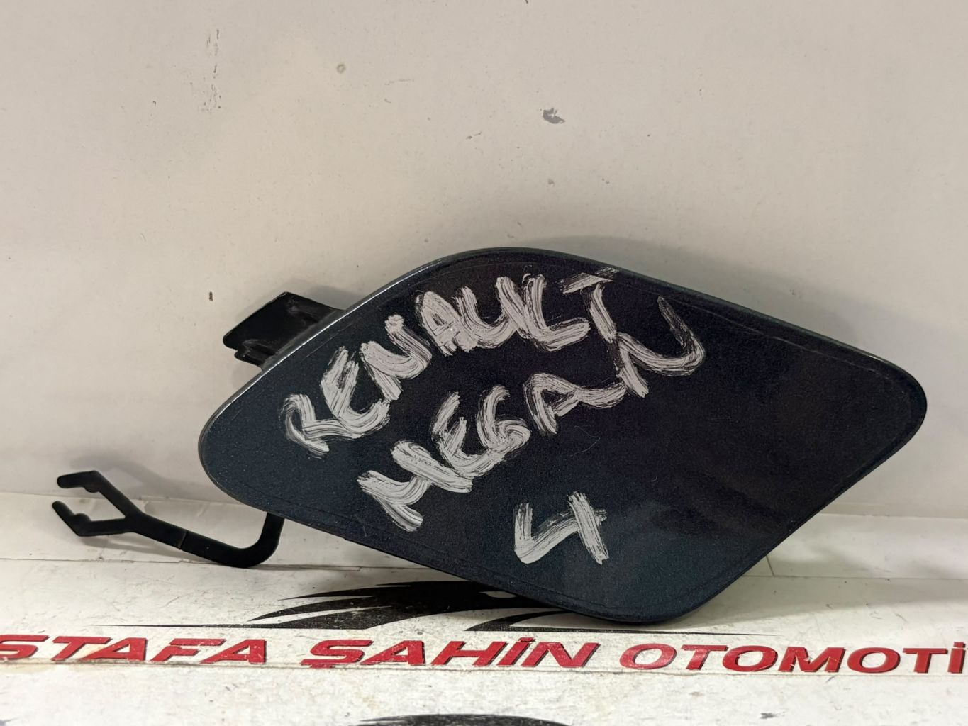 Renault Megane 4 SEDAN  Çeki Kapağı 511654020R