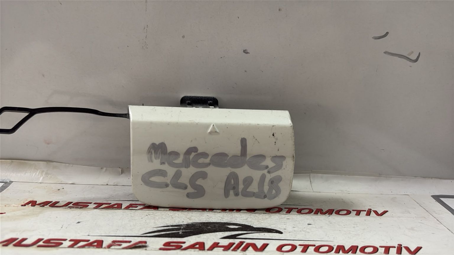 Mercedes CLS A218 W218  Çeki Kapağı A2188851026