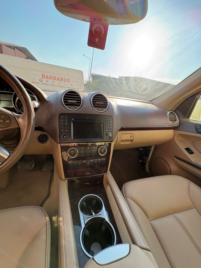 Mercedes GL Serisi 2011 350 Bluetec  Konsol
