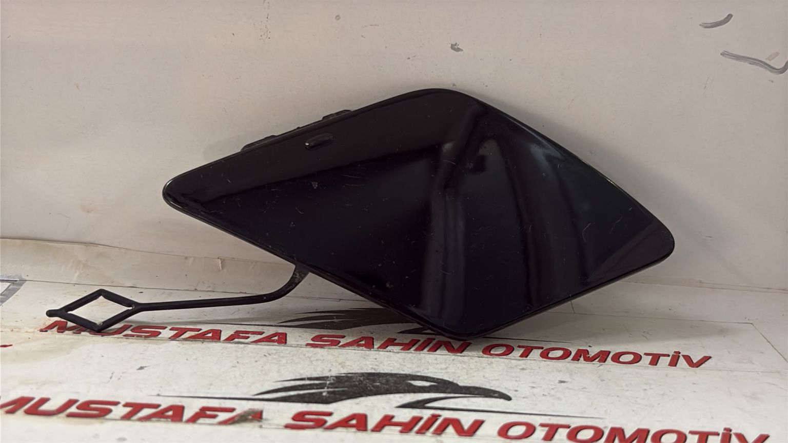 BMW 5 Serisi G60 G61 M  Çeki Kapağı 8085215