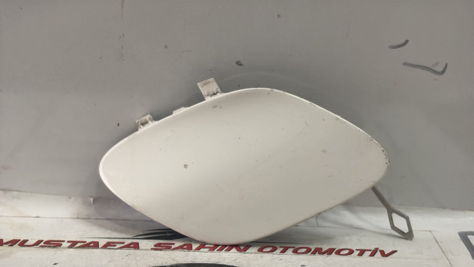 Mercedes C Serisi A205 W205 ÖN Çeki Kapağı A2058850724