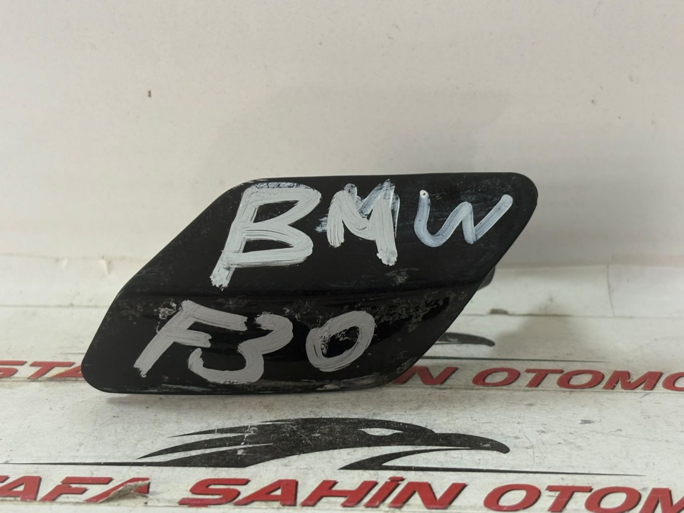 BMW 3 Serisi F30  Far Yıkama Kapağı