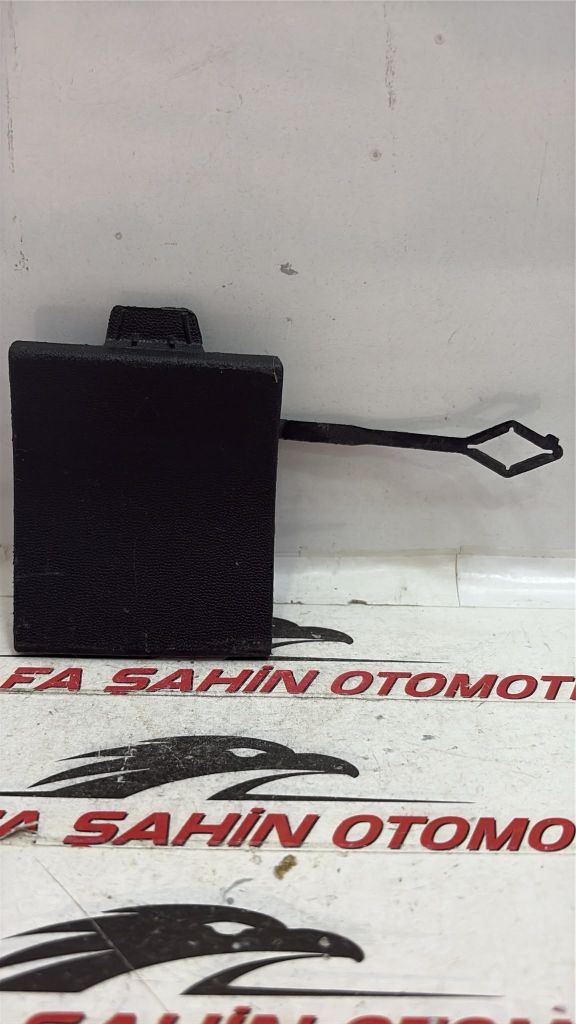 Mercedes CLA Serisi A118 W118  Çeki Kapağı A1188859901
