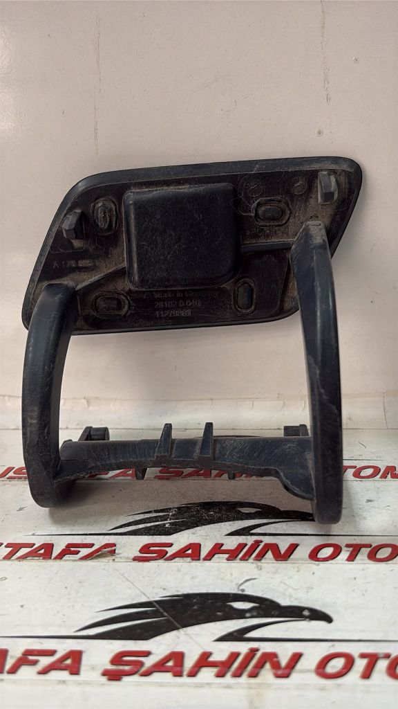Mercedes A Serisi A176 W176  Far Yıkama Kapağı A1768851756
