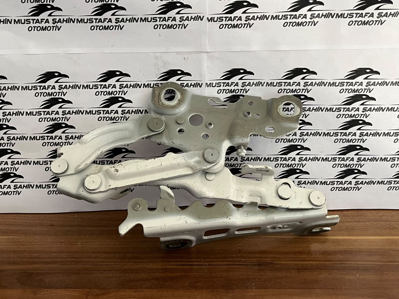 BMW 3 Serisi G20 G21 G26  Motor Kaput Menteşesi 7450589