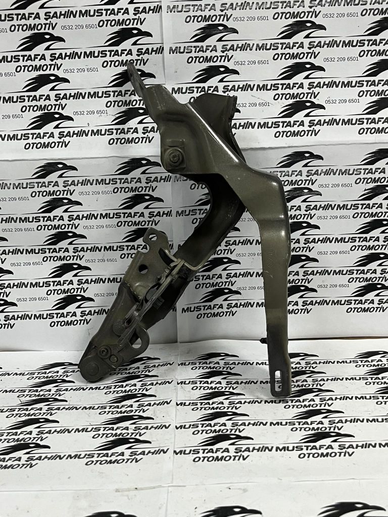 Mercedes CLA Serisi A117 W117  Sağ Ön Motor Kaput Menteşesi a1178800128