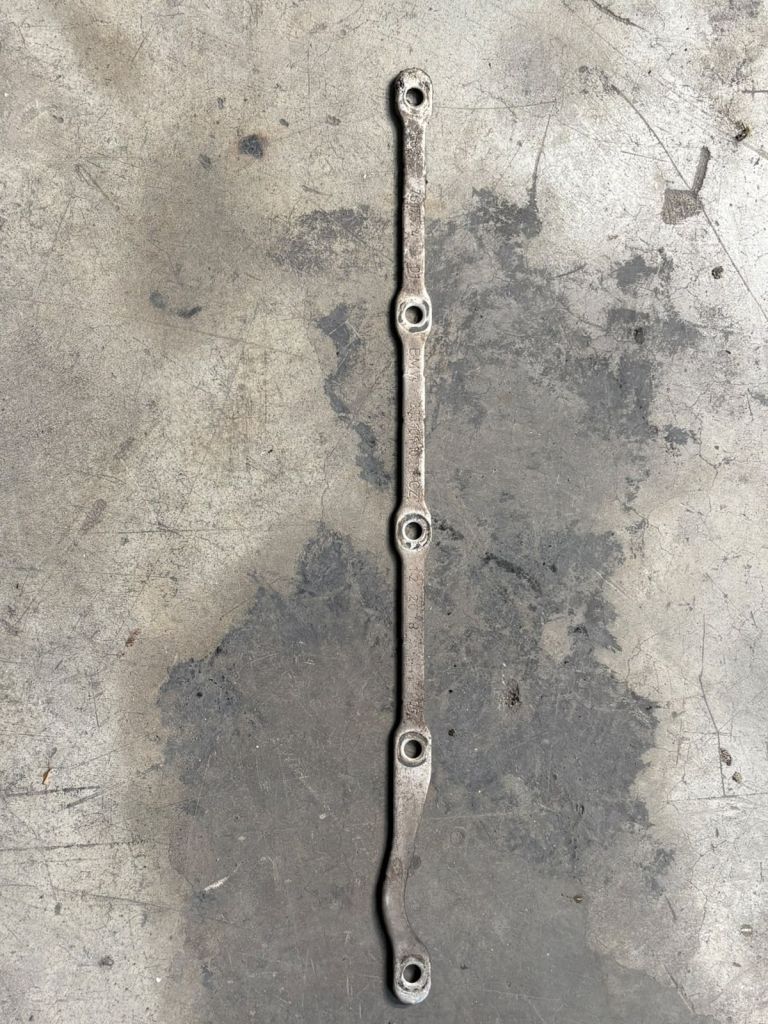 BMW 3 Serisi F20 F21 F30 F42 LCI B48  egzoz manifold  Braket 7617524