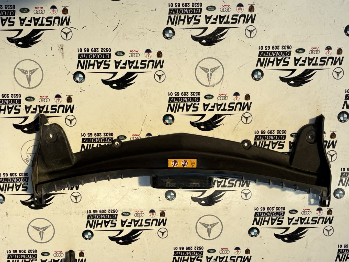 Mercedes E Serisi A213 W213  Panel Hava Girişi A2135001900