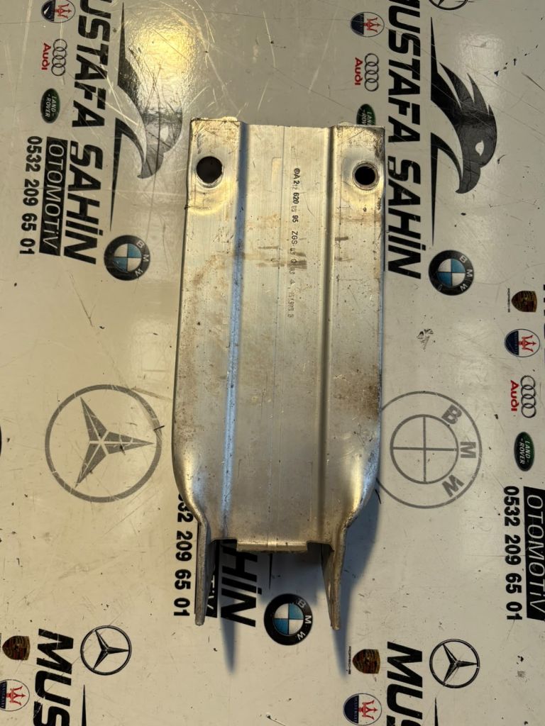 Mercedes E Serisi A212 W212  Tampon Demiri Babası A2126200995