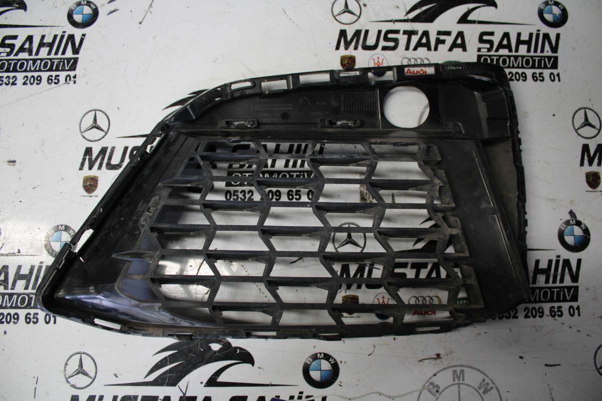 BMW 5 Serisi G30 Sağ Ön Sis Farı Çerçevesi 15067010