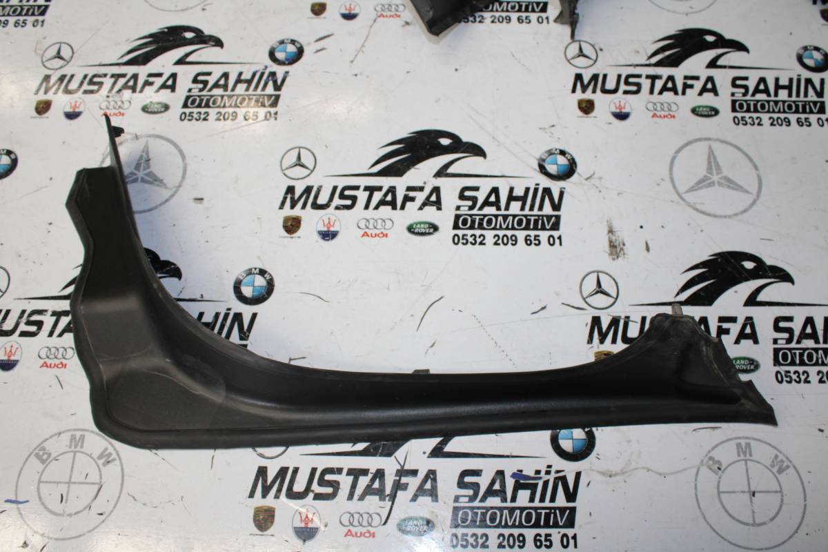 BMW 5 Serisi G30 Sağ Arka Yağmur Oluk Çıtası 9448944