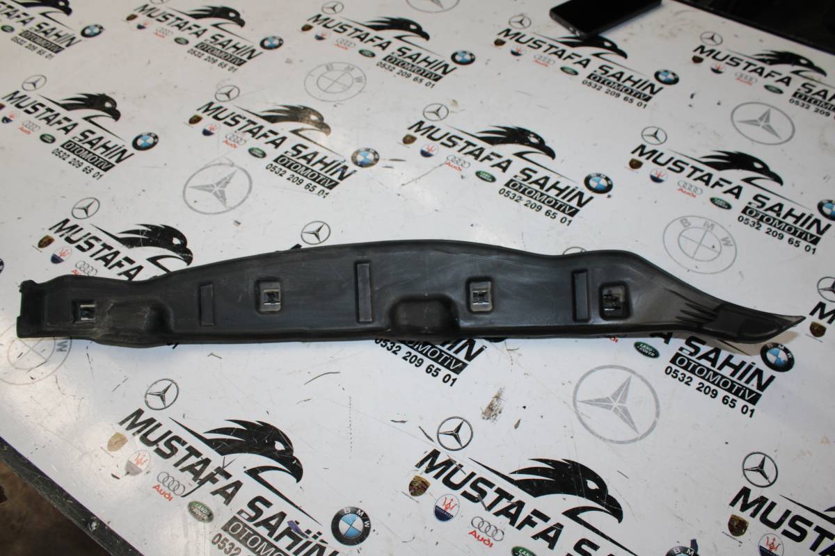 BMW 5 Serisi G30 G31 F90 Sol Ön Yağmur Oluk Çıtası 7352221