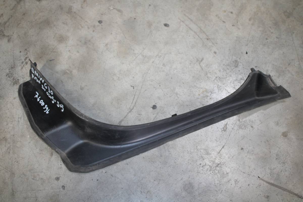 BMW 5 Serisi G30 Sağ Arka Yağmur Oluk Çıtası 7400596