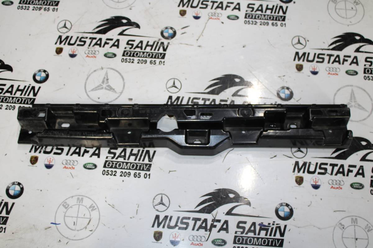 BMW 5 Serisi G30 G31 SOL  Marşpiyel İç Bakalit 7387343