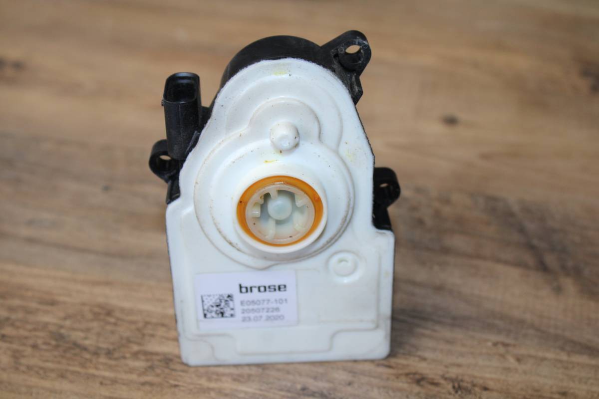 BMW X1 F48  Panjur Motoru E05077-101