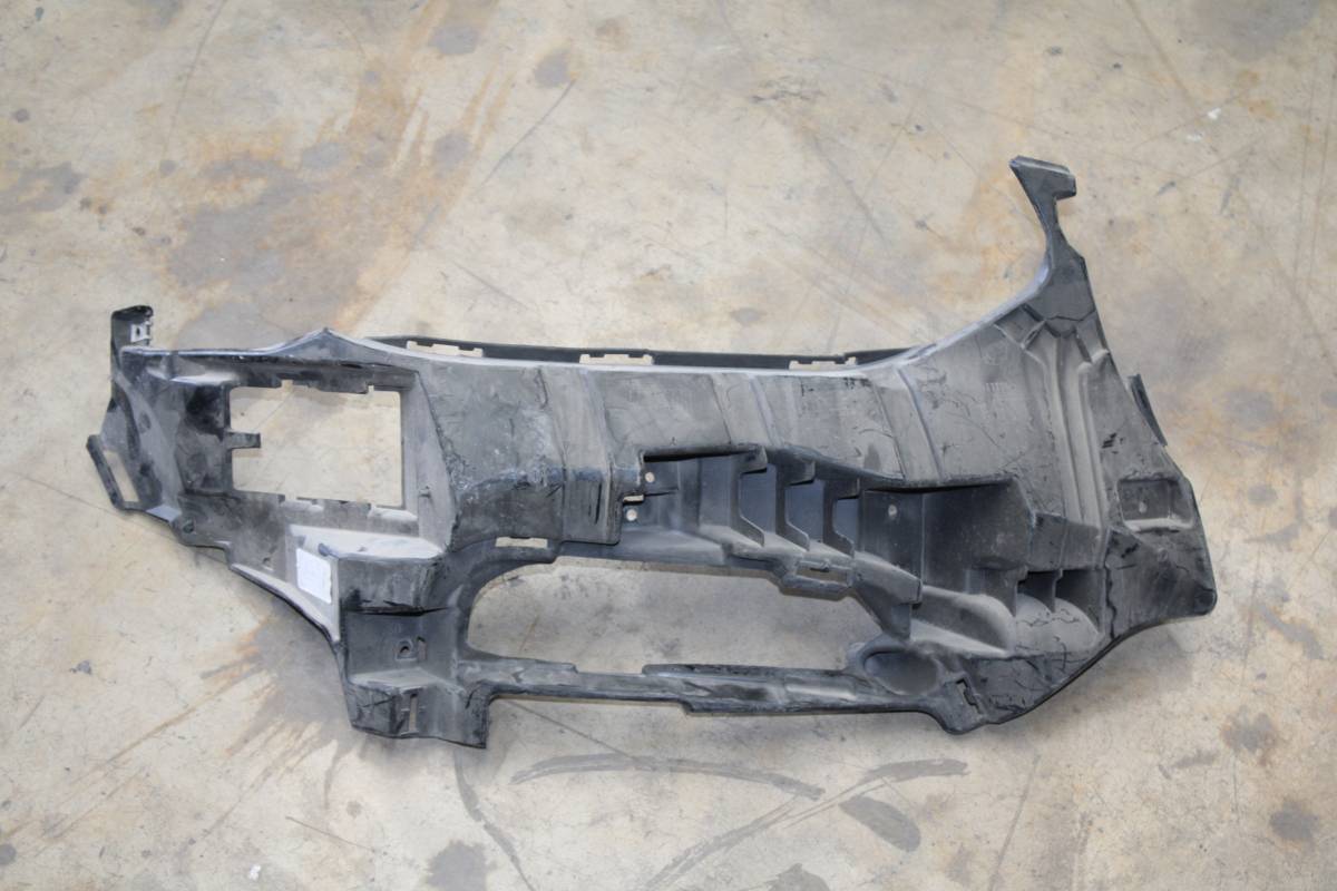 BMW X3 G01 Sağ Ön Tampon Braketi 8064596