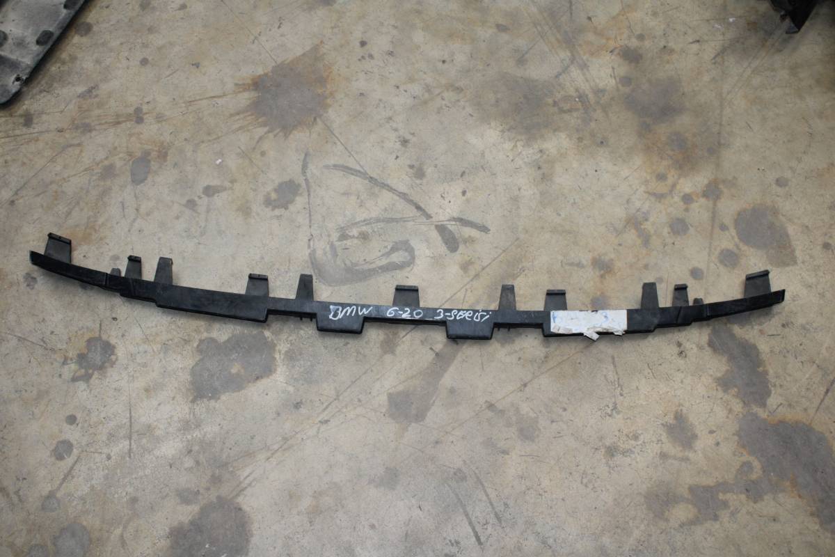 BMW 3 Serisi G20 G21  Tampon Braketi 7422218