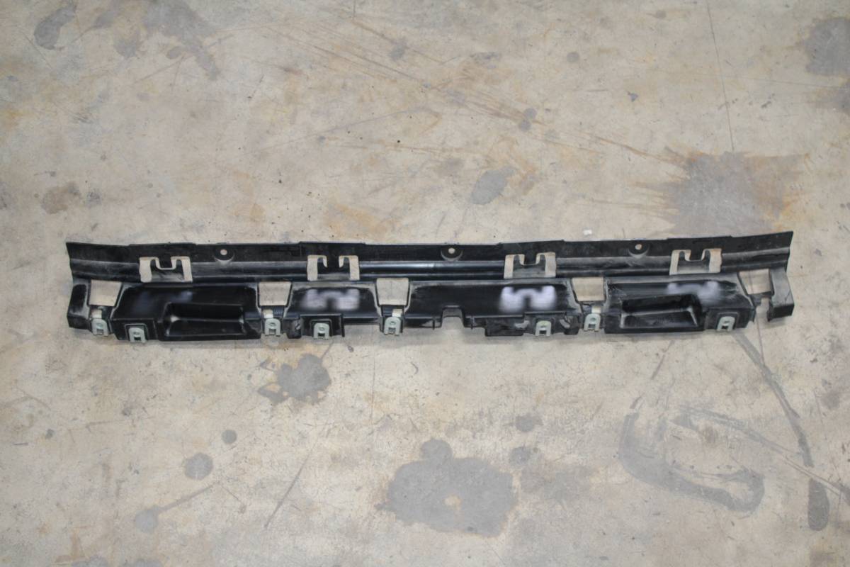 BMW 5 Serisi G30  Tampon Braketi 7359788