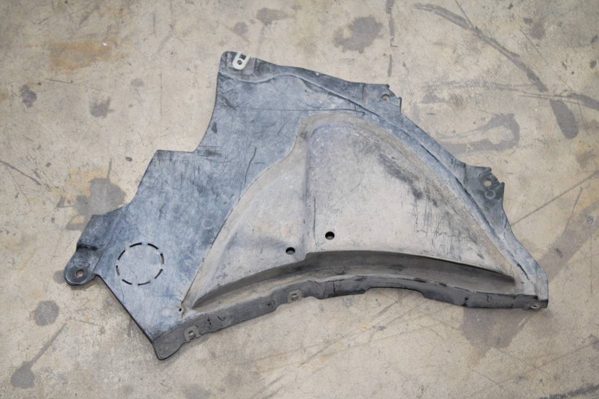 BMW 3 Serisi G20  Sol Ön Üçgen Bakalit 7340861