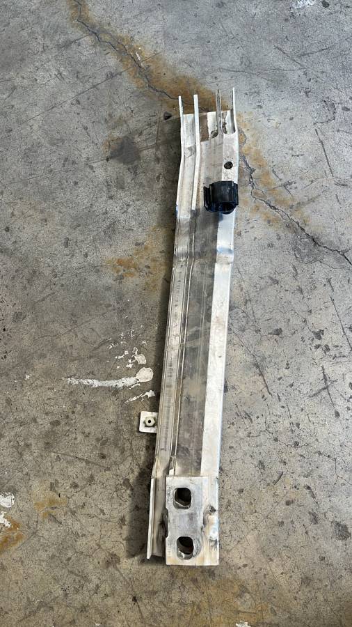 BMW X1 F48  Tampon Demir Braketi