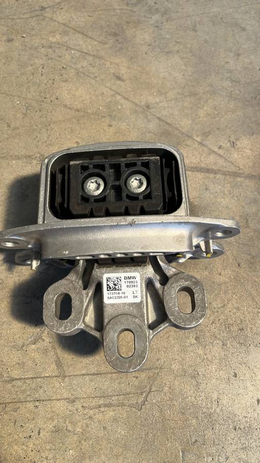 BMW 2 Serisi f70 u06  Şanzıman Kulağı