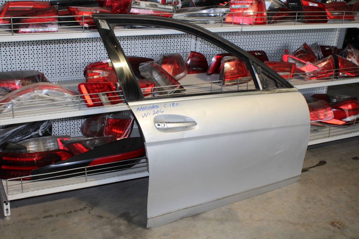 Mercedes C Serisi A204 W204 C180 Sağ Ön Kapı