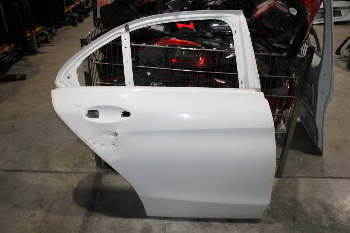2014 - 2020 Mercedes C Serisi A205 W205 Sağ Arka Kapı A2057320210